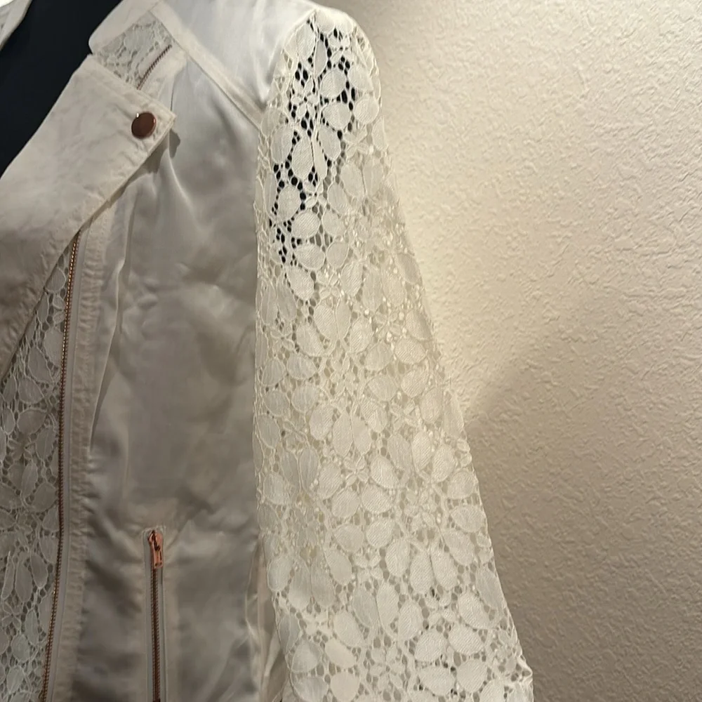Candies Cream/Off White Lace Jacket - Picture 4 of 8